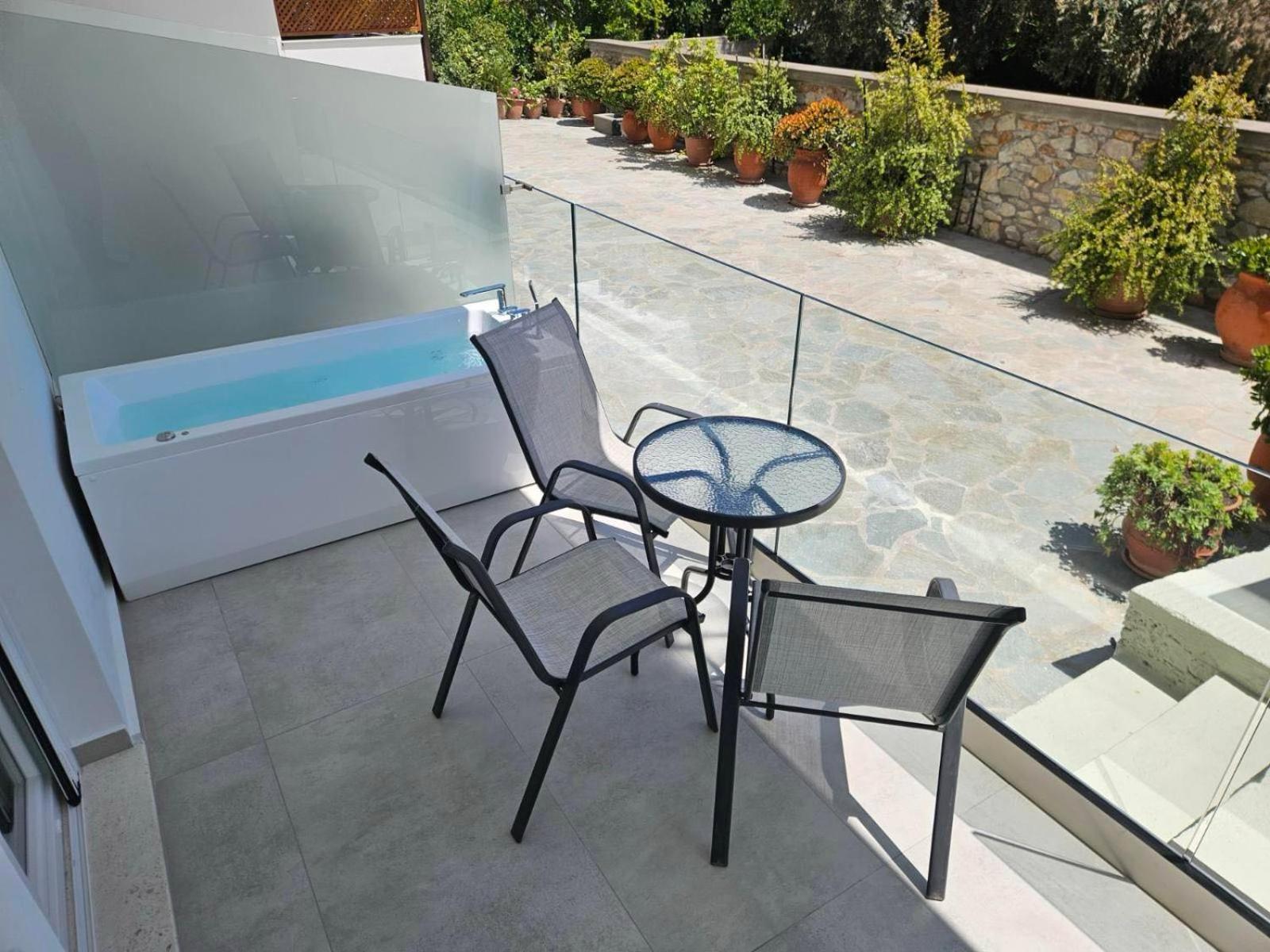 Apartament Roula's House On The